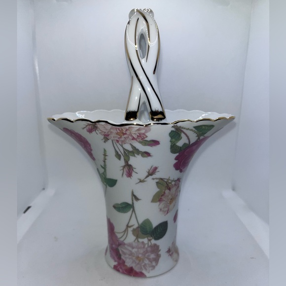 Byja Designs Other - La Dolce Vita Blooms Vintage Byha Designs Chintz Porcelain Basket Vase (9" x 6")